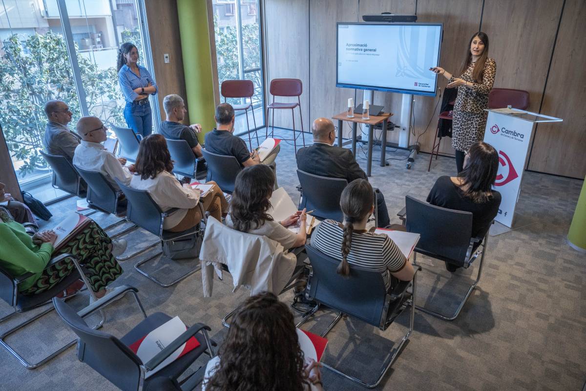 Formar i retenir talent des de dins l'empresa: així funciona la nova FP