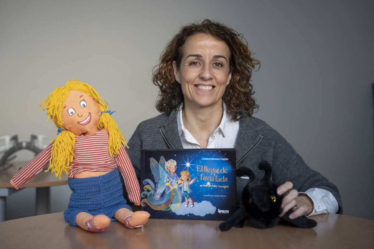 Cristina Olivares: "Soc mare, treballo, però sempre em guardo aquest racó de l'escriptura"