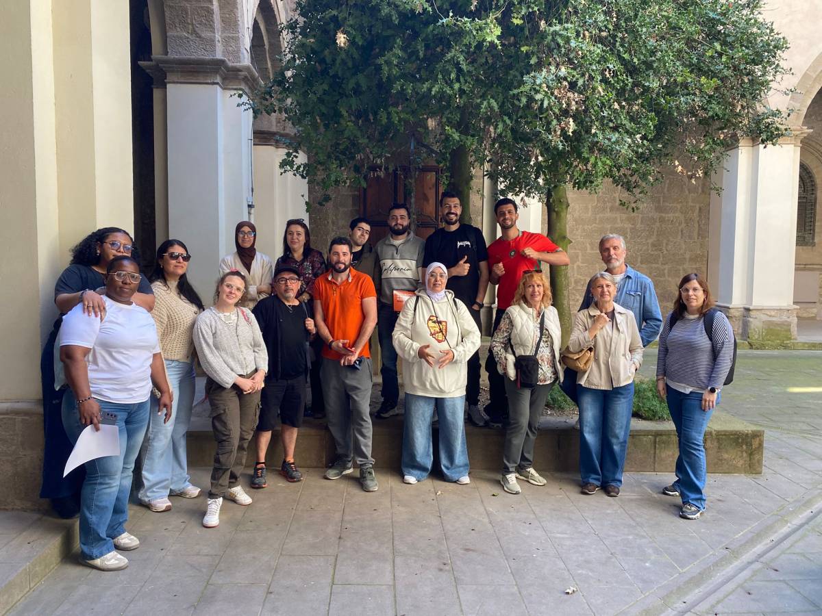 El Centre de Formació de Persones Adultes del Solsonès fa un recorregut cultural per Solsona 