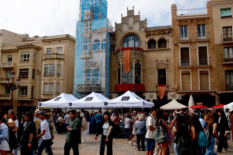 Posen data a la inauguració de la recuperada torratxa de la Casa Navàs de Reus