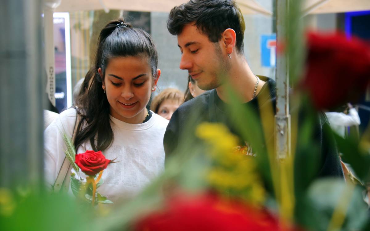 Manresa es bolca en un Sant Jordi amb unes previsions de venda excel·lents