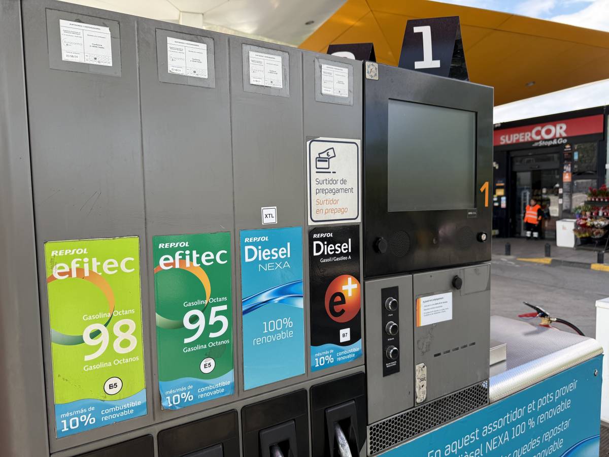 Patronal i sindicats pacten un augment salarial del 6,4% en tres anys al sector de les estacions de servei