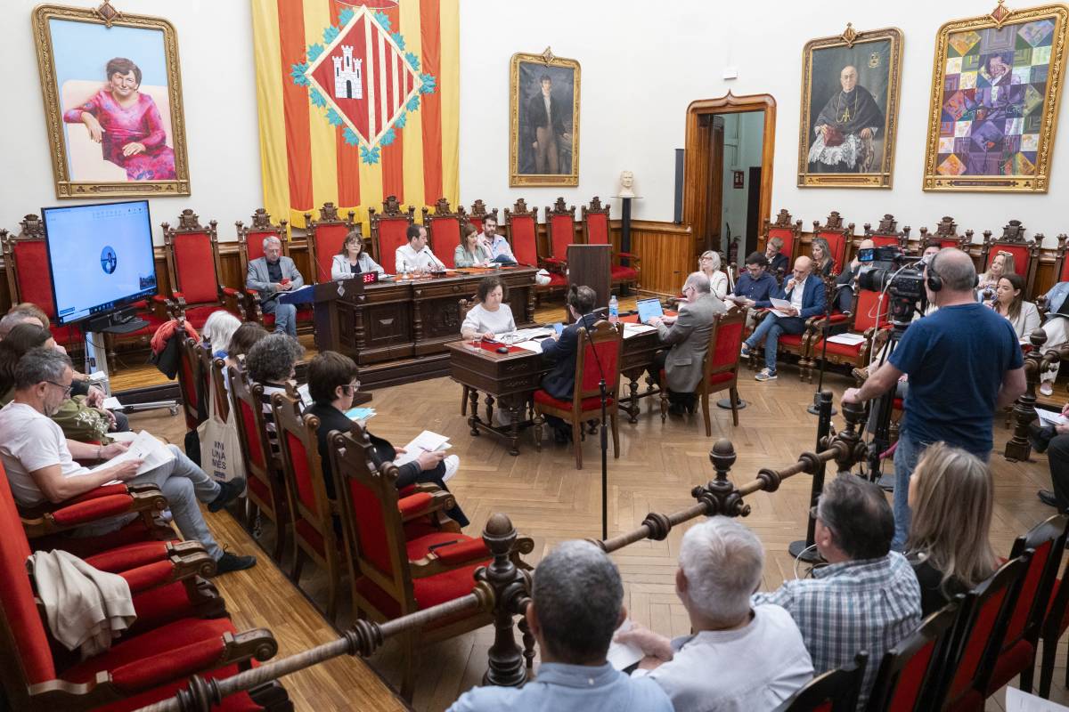 El ple aprova fer ús de 5,5 milions d'euros del romanent de tresoreria per millorar els carrers