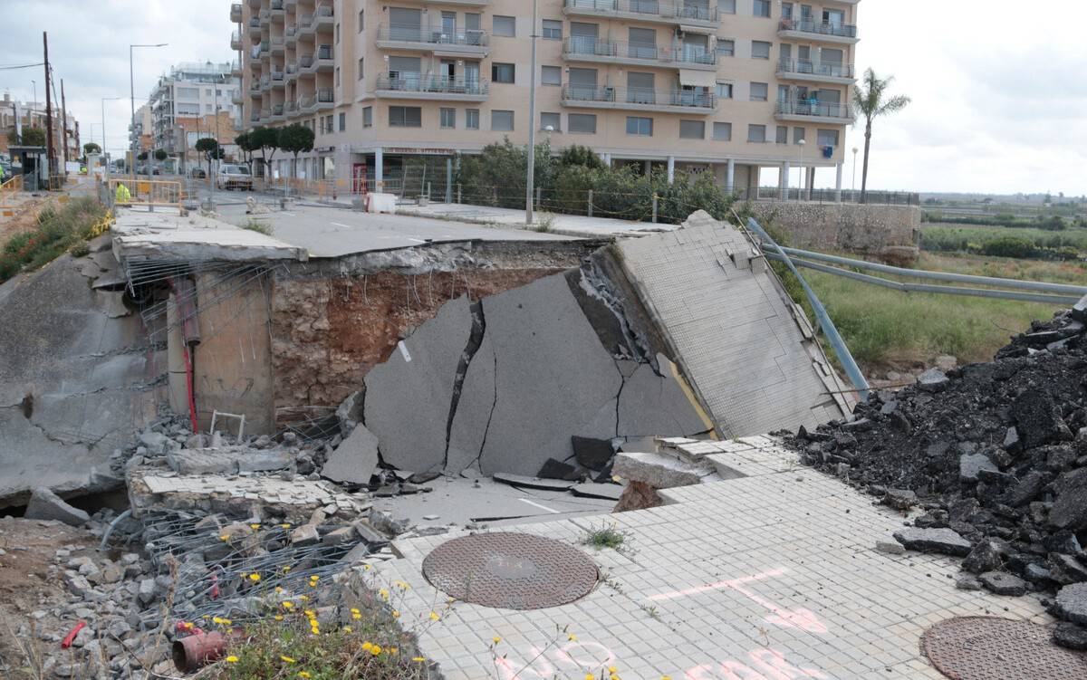La Ràpita enderroca el pont del carrer Sant Josep per construir-ne un de nou