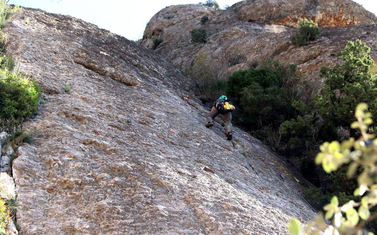 Desmuntades definitivament cinc vies d'escalada a Montserrat pel risc alt de despreniments