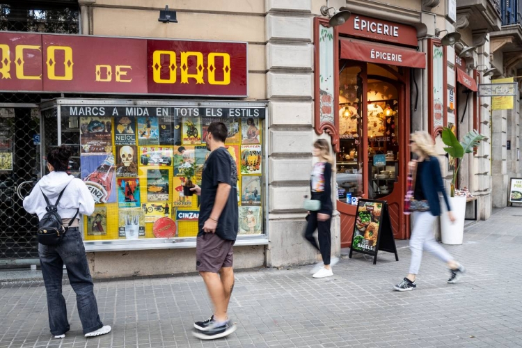 Limitaries els lloguers de les botigues? Frenaries els súpers 24h? Les consultes que prepara l'Ajuntament de Barcelona