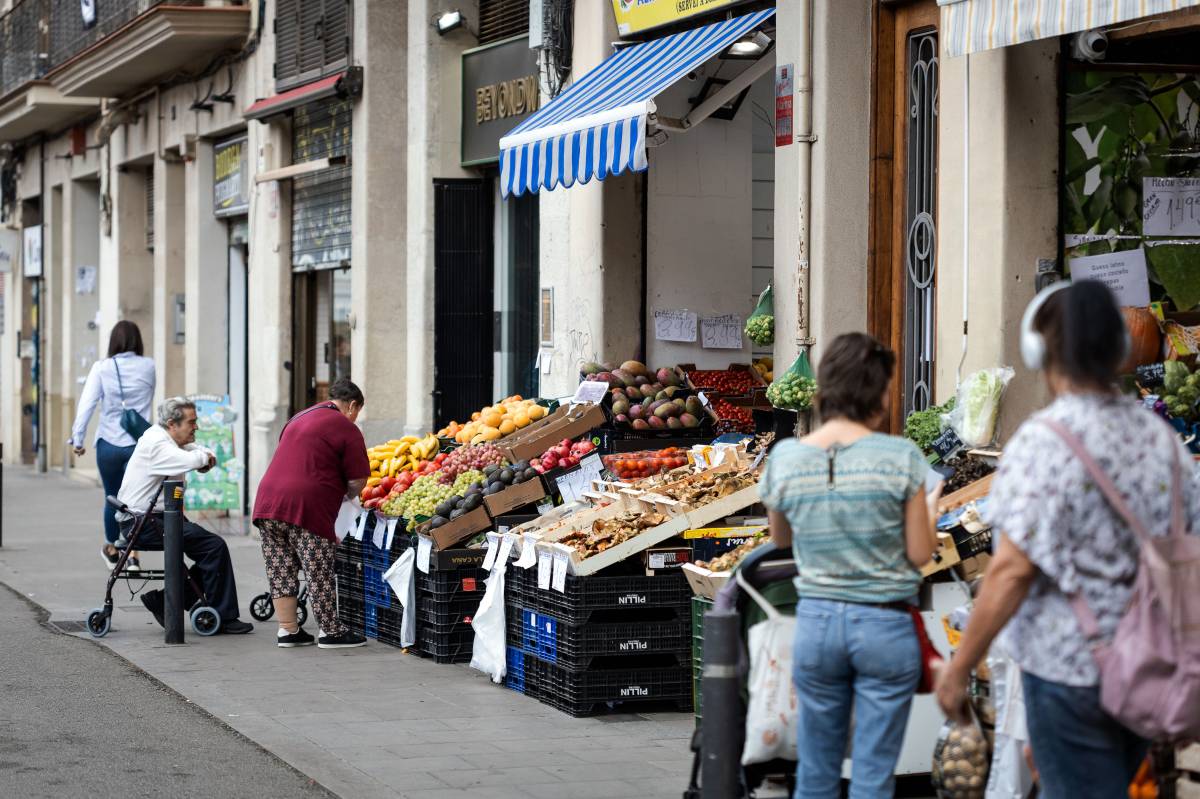 Les entranyes del comerç a Barcelona: dels barris amb poques botigues quotidianes a les zones amb més bars