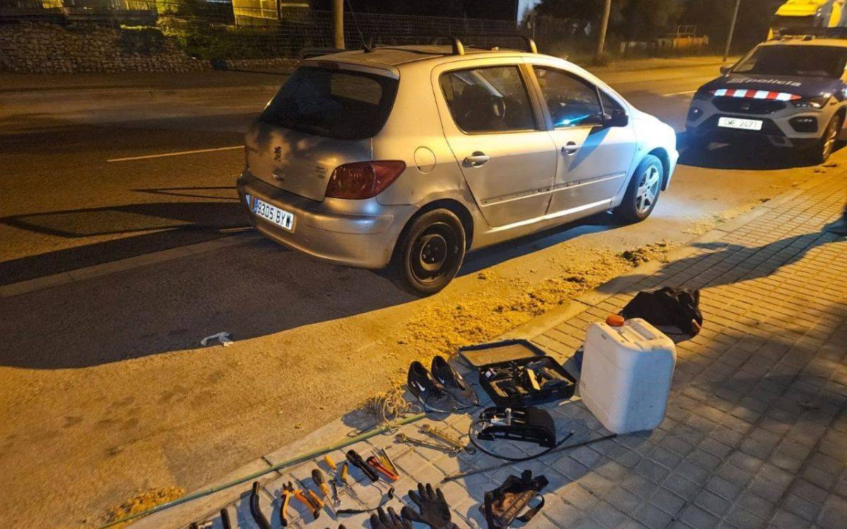 Detenen tres homes per robar combustible a una quinzena d'autobusos a Vila-seca