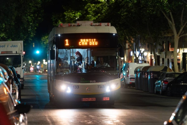 La xarxa d’autobús urbà, a debat a la Bosch i Cardellach