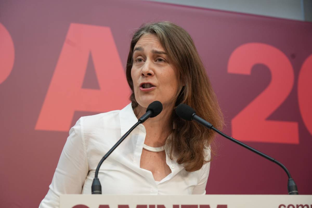 Els Comuns insten Sánchez a ser «igual de valent» amb els fons voltor que amb Trump