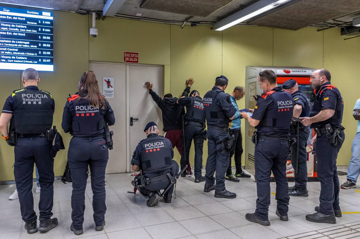 Pla Kanpai a l'estació de Renfe Sabadell Nord  - JUANMA PELÁEZ