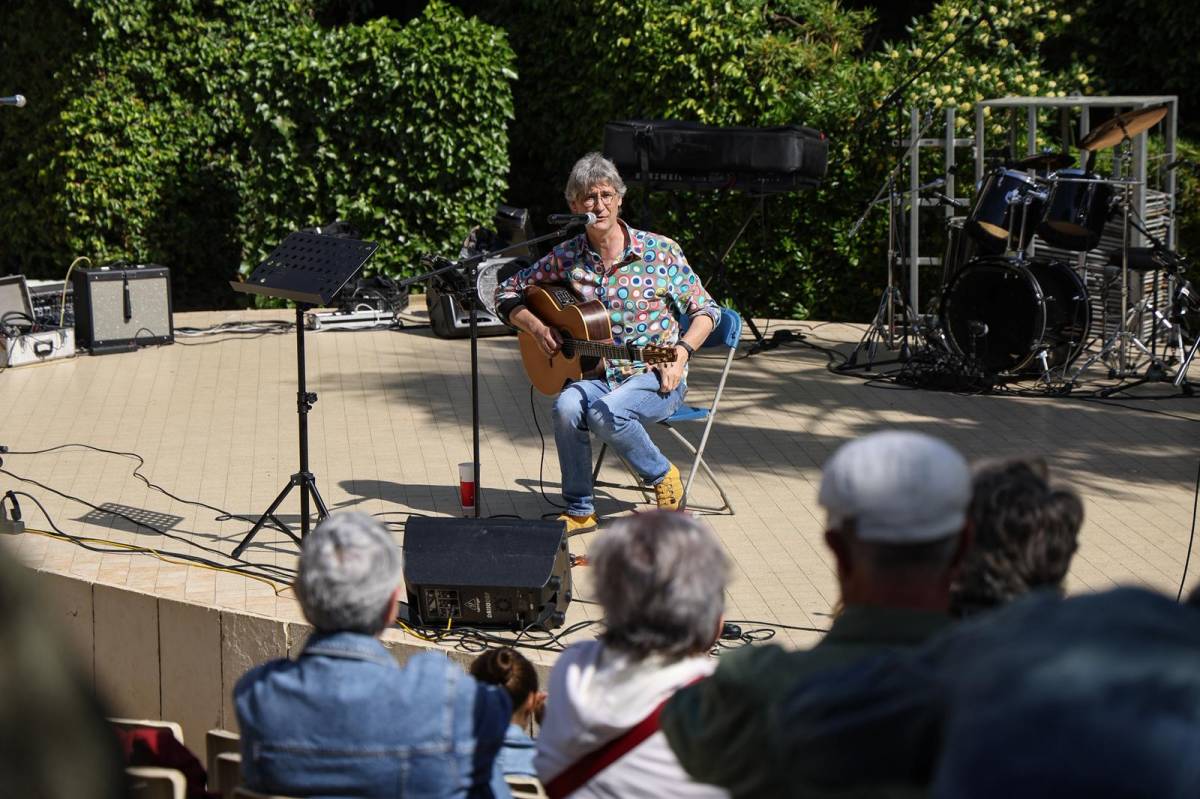 La tercera Mostra d’Entitats de la Plataforma Vàlua  - VÍCTOR CASTILLO