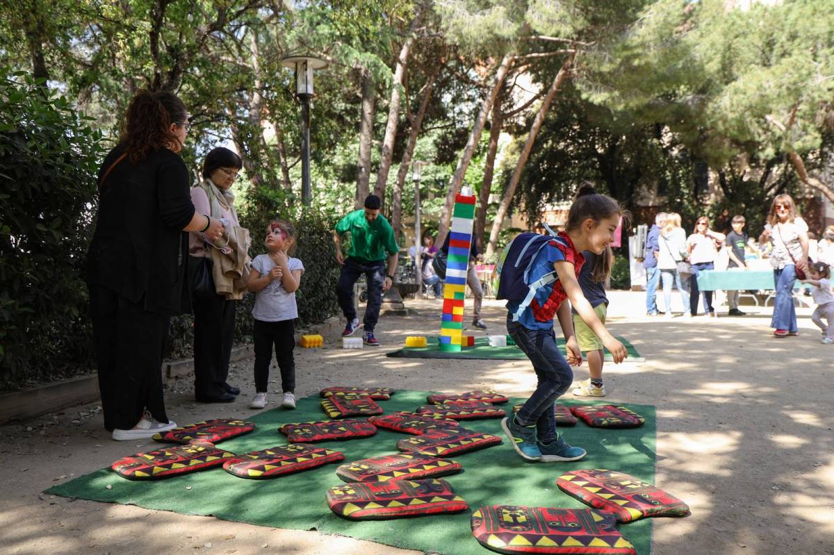 La tercera Mostra d’Entitats de la Plataforma Vàlua  - VÍCTOR CASTILLO