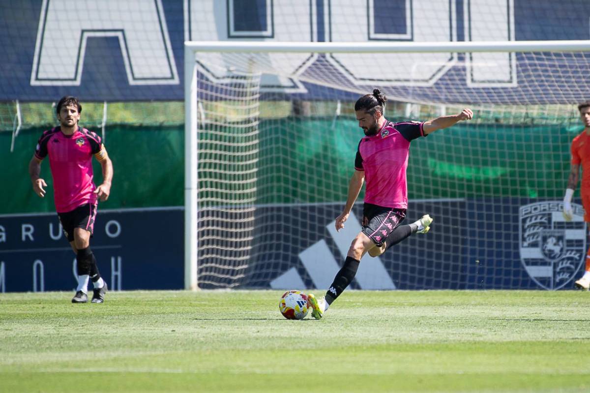 Un heroic CE Sabadell guanya per la mínima el Marbella i torna a ser líder