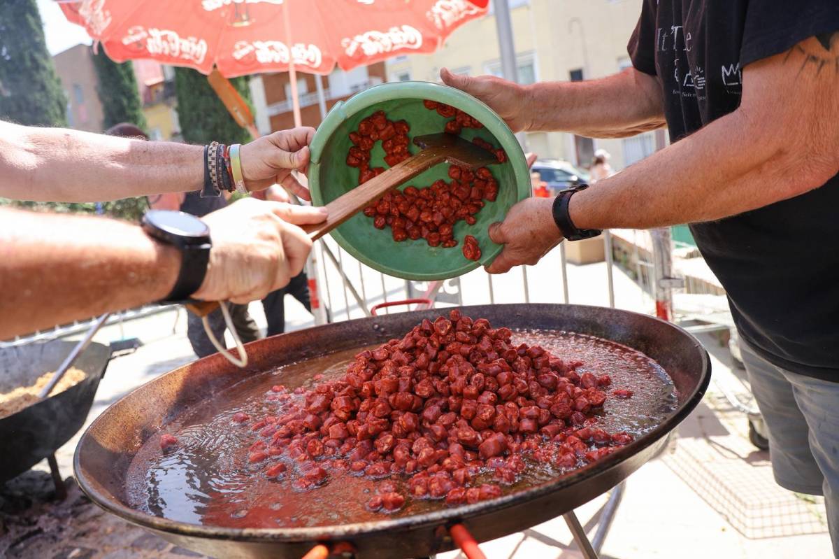 Les 'migas' populars de l’Associació de Veïns de la Serra d’en Camaró - VÍCTOR CASTILLO