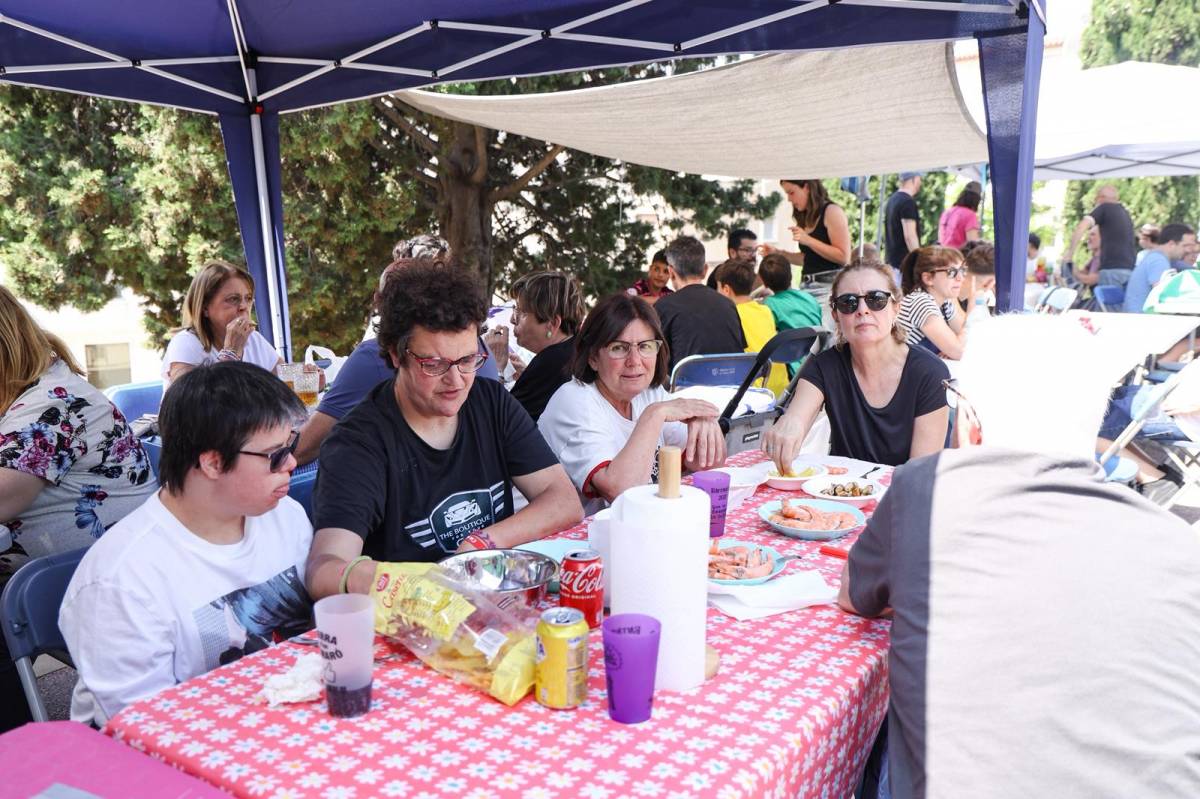 Les 'migas' populars de l’Associació de Veïns de la Serra d’en Camaró - VÍCTOR CASTILLO