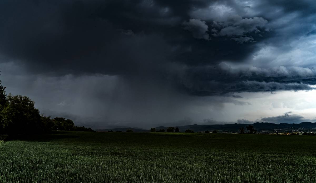 El temps d'aquest dilluns: el Meteocat activa l'avís de perill per tempestes a 11 comarques