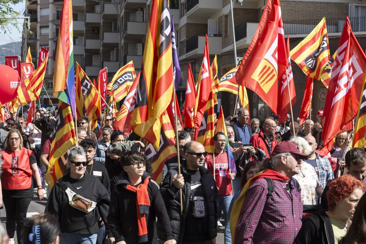 CCOO i UGT situen la guerra, l'auge de l'extrema dreta i el cost de la vida al centre de l’1 de Maig