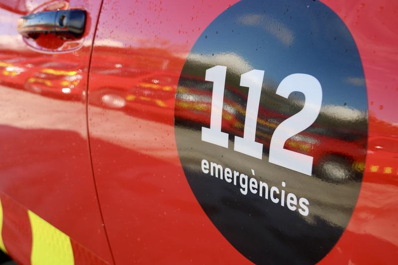 Un incendi a Can Roqueta deixa un bomber ferit lleu