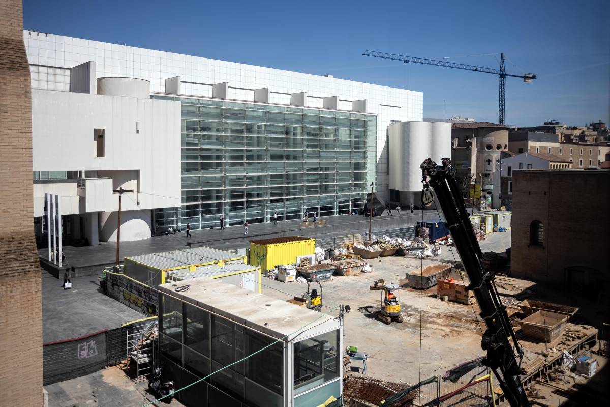 Macba NO a l`ampliació del MACBA  Plataforma veïnal del Raval plaça dels Àngels