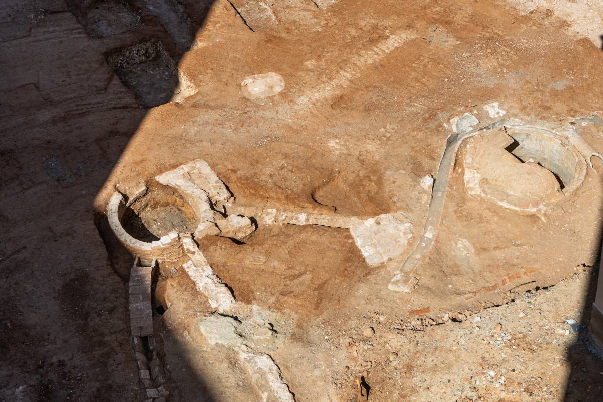 Restes arqueològiques a la plaça de Fidela Renom