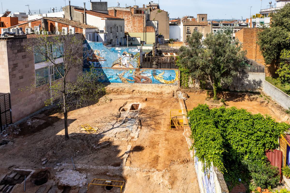 Restes arqueològiques a la plaça de Fidela Renom
