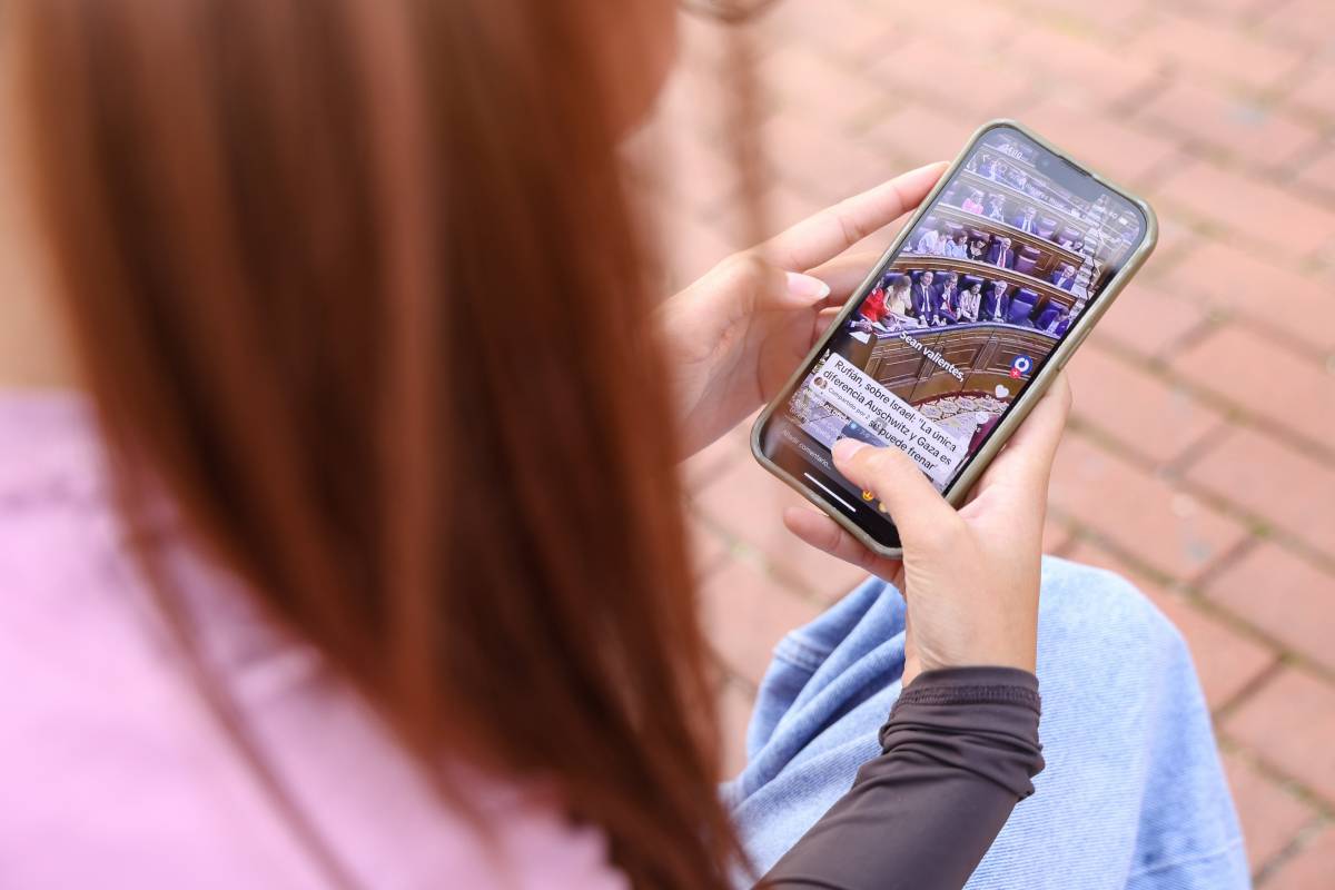 Canvis al servei d’ajuda per l’addicció a les pantalles: ampliat a infants de totes les edats