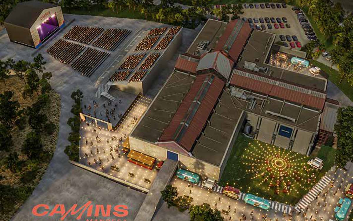 Render d`una nit de concerts del Camins Manresa a l`entorn del Palau Firal