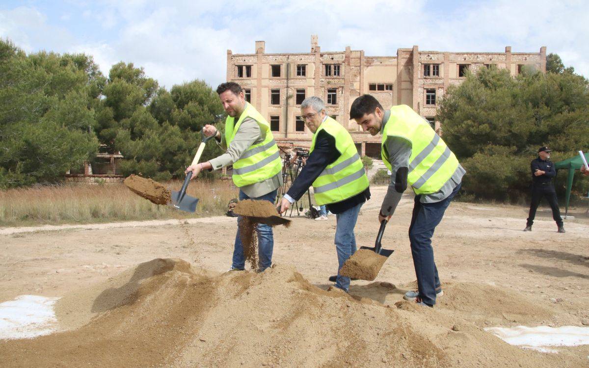 Escenifiquen l'inici de les obres del camí de ronda de la Savinosa de Tarragona