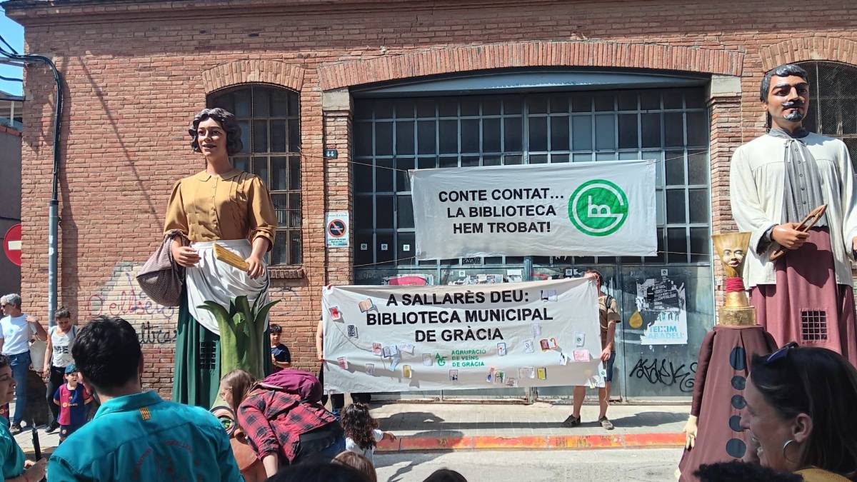 Veïns de Gràcia reclamen una nova biblioteca al barri: "Ho lluitem des dels anys 70"