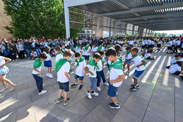 Prop de 3.000 infants ballen a Rubí