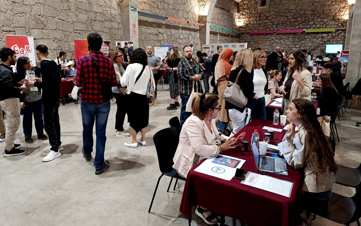 Més de 600 persones participen en la 9a Fira de l'Ocupació de Manresa