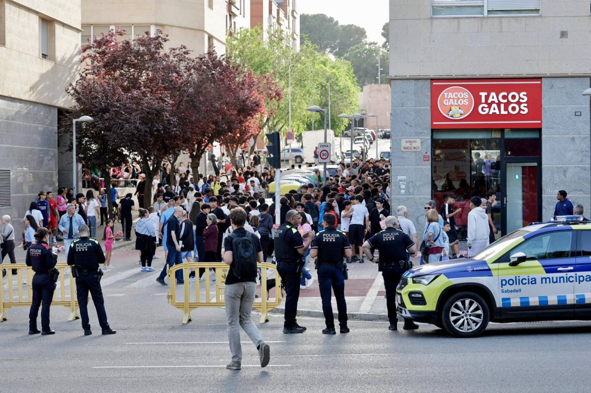 Bogeria per l’obertura d’una cadena de menjar ràpid viral a l’Eix Macià