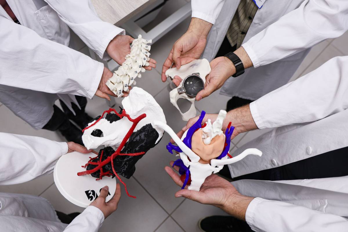 I si, abans d'agafar bisturí, fem una simulació 3D: "El cirurgià pot fer, desfer, provar, equivocar-se i fer Control Z quan vulgui"