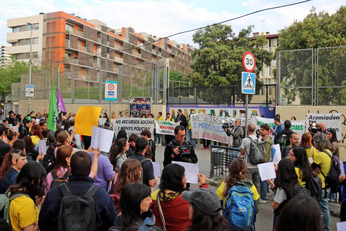 Quatre dels 14 instituts del pla pilot per desplegar mossos de paisà es neguen a participar-hi