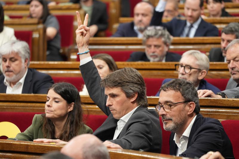 Junts demana l'A2 de català com a requisit perquè els migrants regularitzats renovin la residència