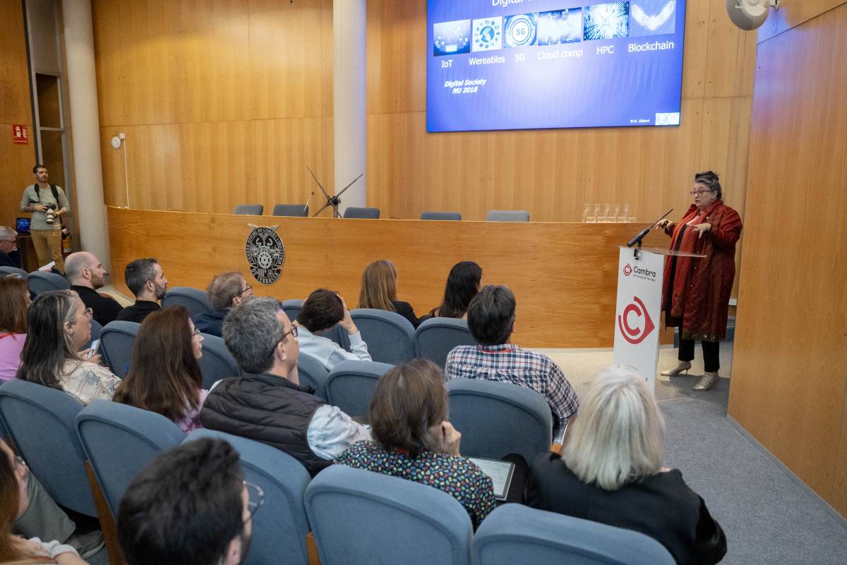 Karina Gibert, durant la seva conferència a la Cambra de Comerç de Terrassa - Nebridi Aróztegui