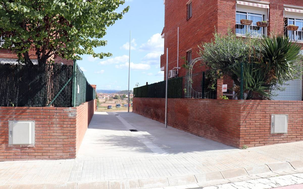 Sant Fruitós millora la via pública amb obres a la Rosaleda i un pas elevat