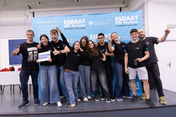 L’equip cerdanyolenc Forat Engineering, campió de la final catalana de CanSat a l’Eseiaat