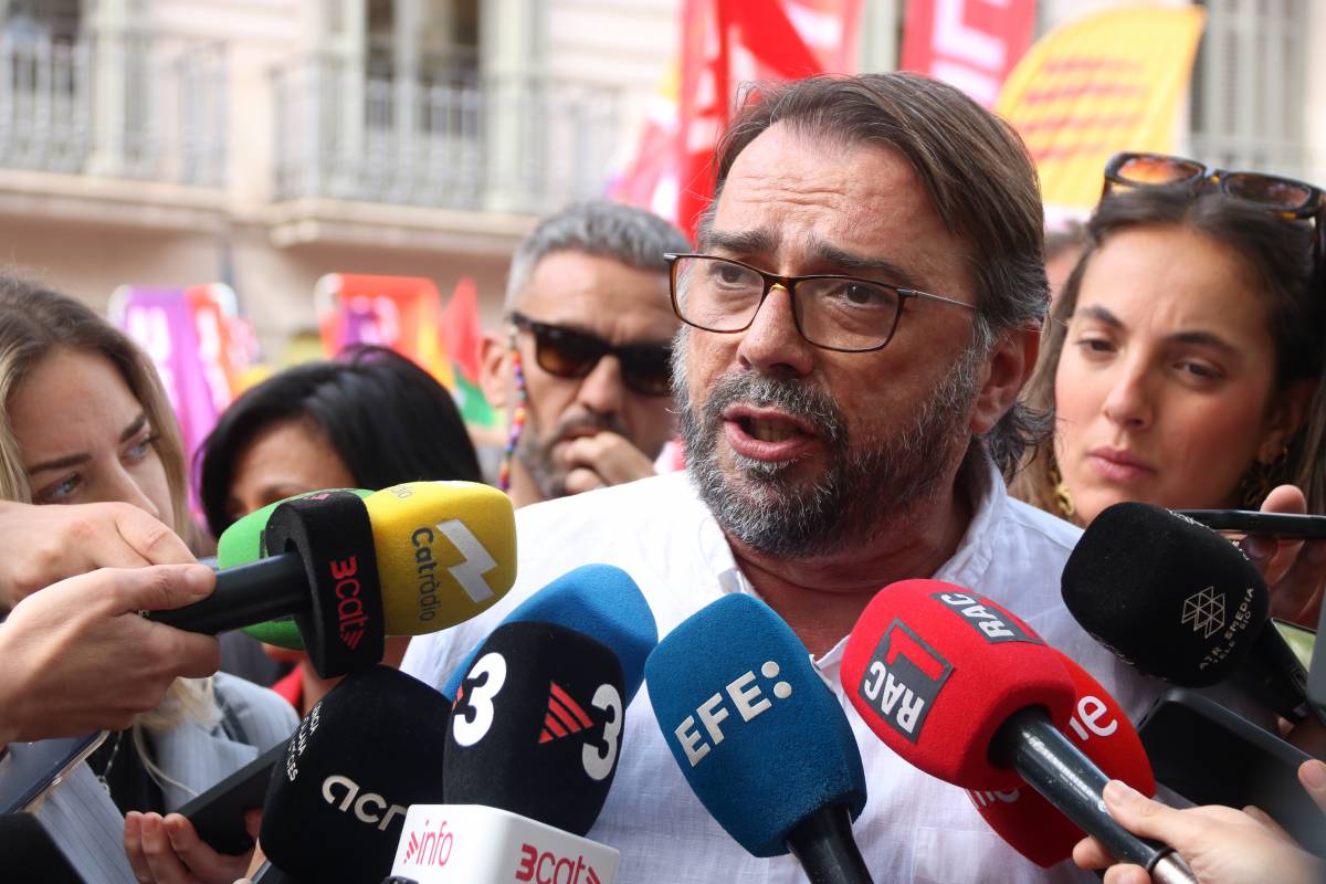 CCOO i UGT clamen contra «el feixisme» i exigeixen la fi del «tacticisme» en habitatge pel Primer de Maig