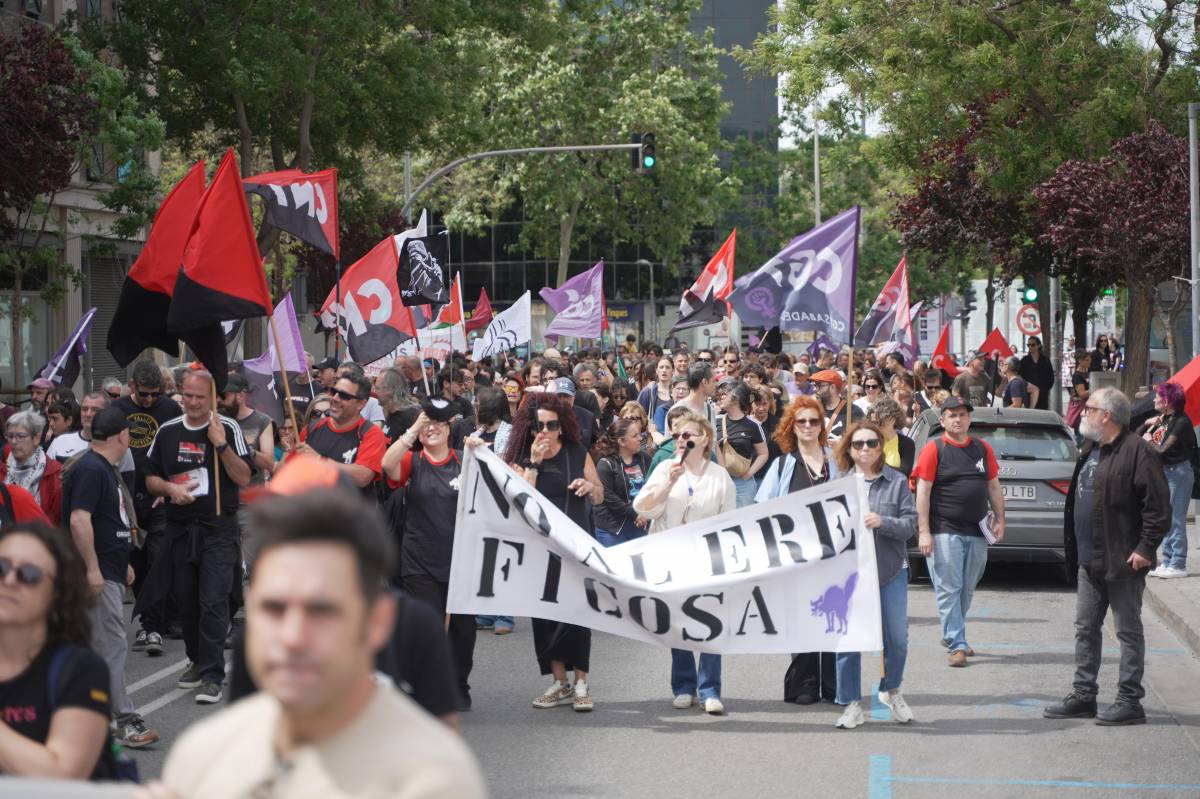 El primer de maig aplega 400 manifestants als carrers de Sabadell