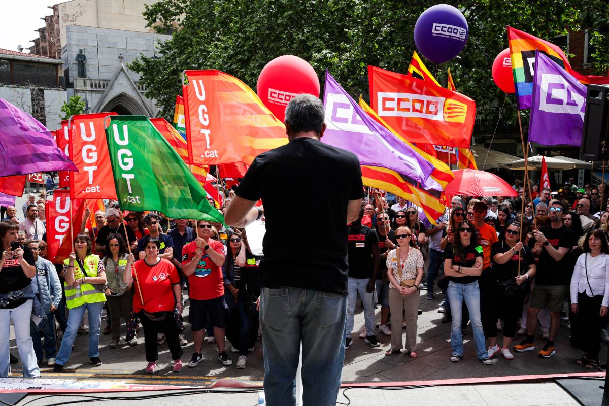 A la plaça Vella els sindicats han llegit els seus manifestos