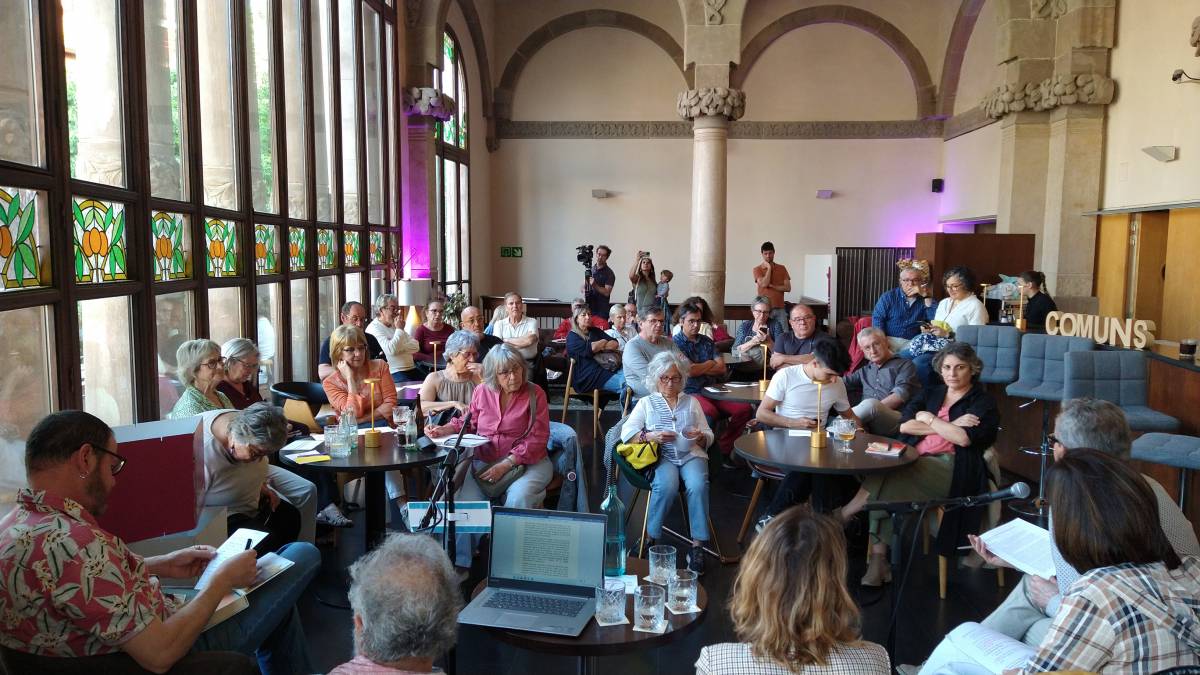 Comuns debat sobre valors republicans i educació