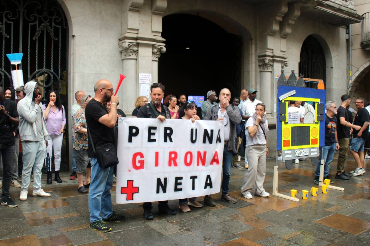 Els treballadors de neteja de Girona van a la vaga indefinida i amenacen el Temps de Flors