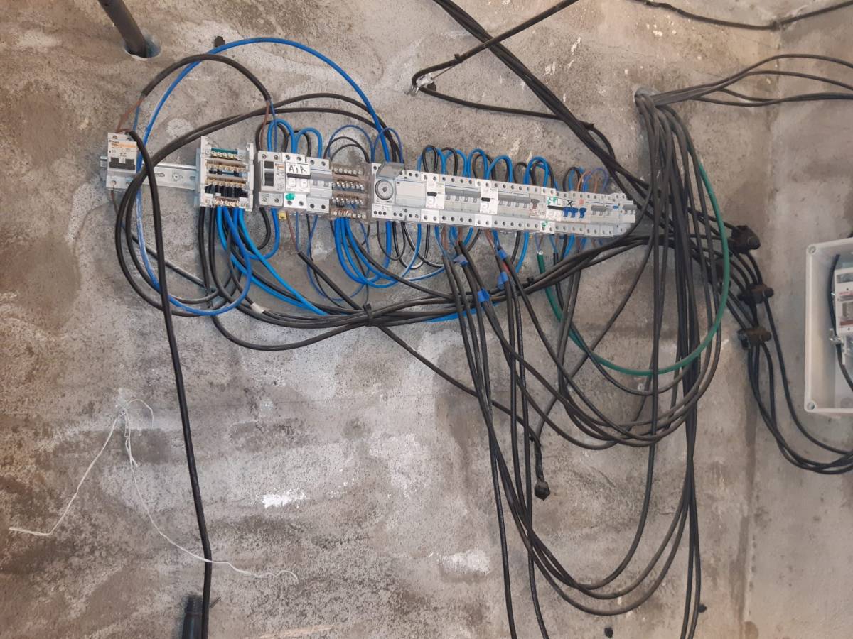 Endesa detecta 67 casos de frau elèctric cada dia a Catalunya