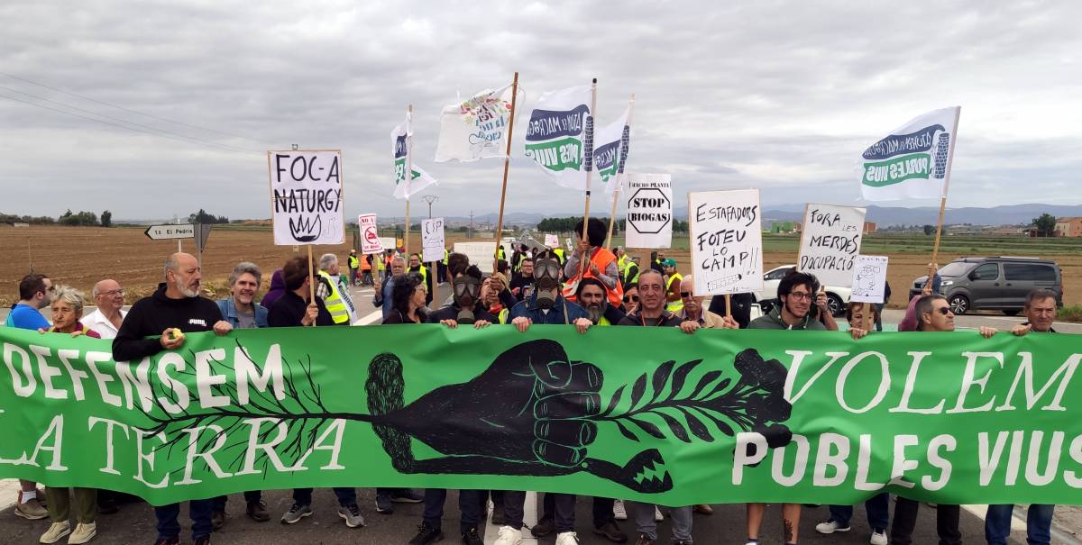 Tallen una carretera a Bellcaire d'Urgell contra la planta de biometà de la Sentiu de Sió