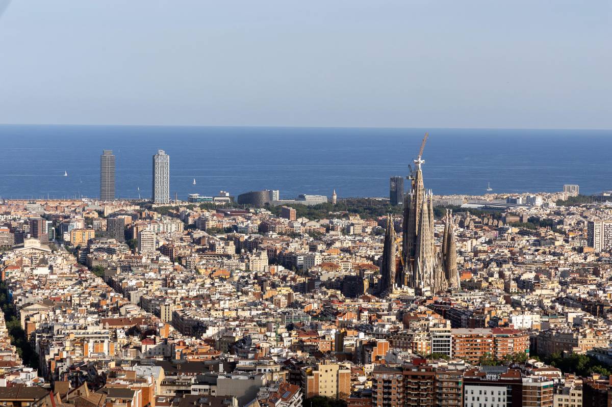 Totes les afectacions al trànsit per la visita del Papa a Barcelona: carrers tallats i transport públic