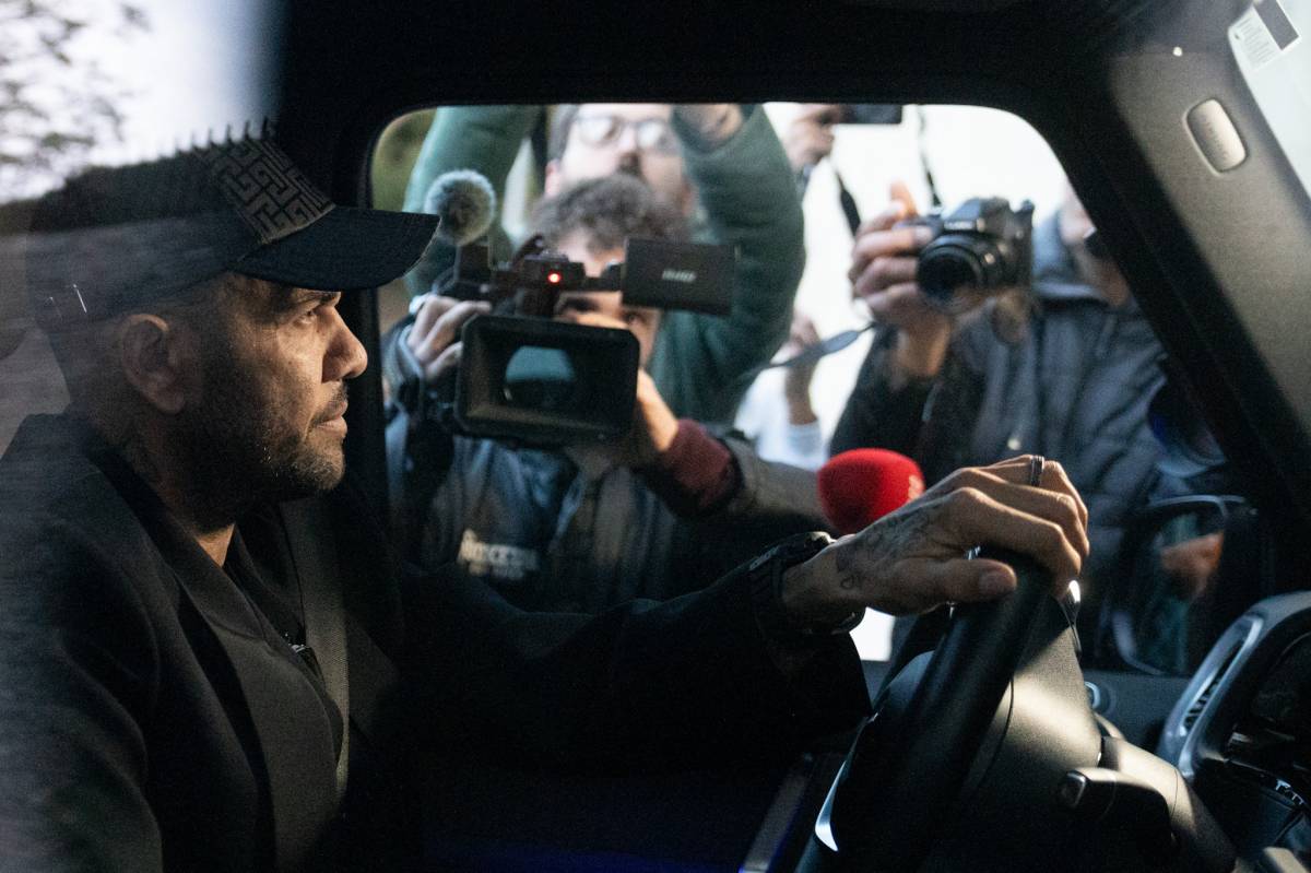 Dani Alves reapareix en un gran acte evangèlic: «A la presó, Crist m'ha fet lliure»