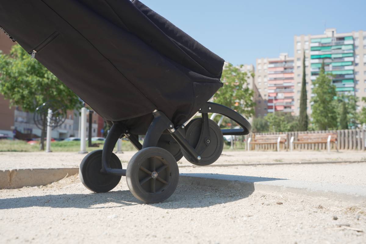  desnivell a la passarel·la central del parc del Nord de Sabadell