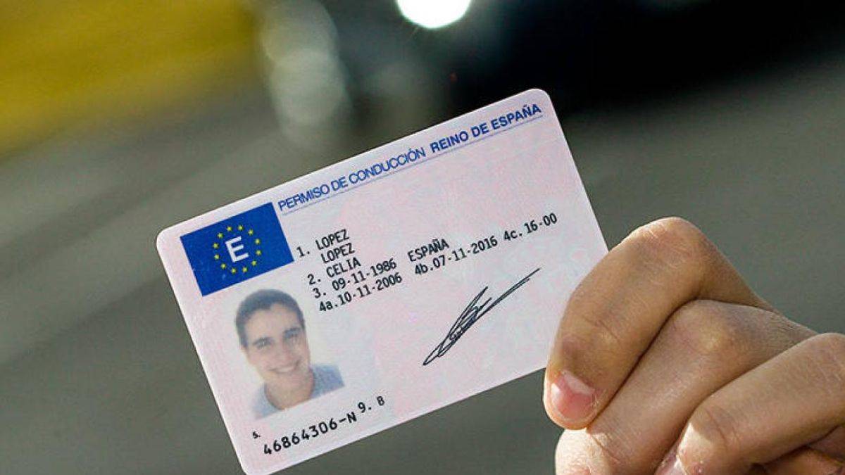 Les persones que poden renovar el carnet de conduir (gairebé) gratis el 2026